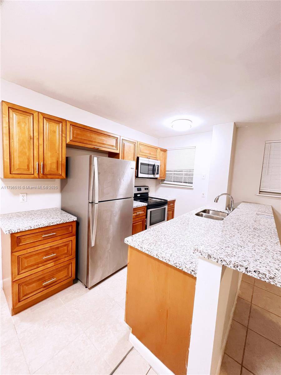 Opa-locka, FL 33054,14220 NW 22nd Ave #2