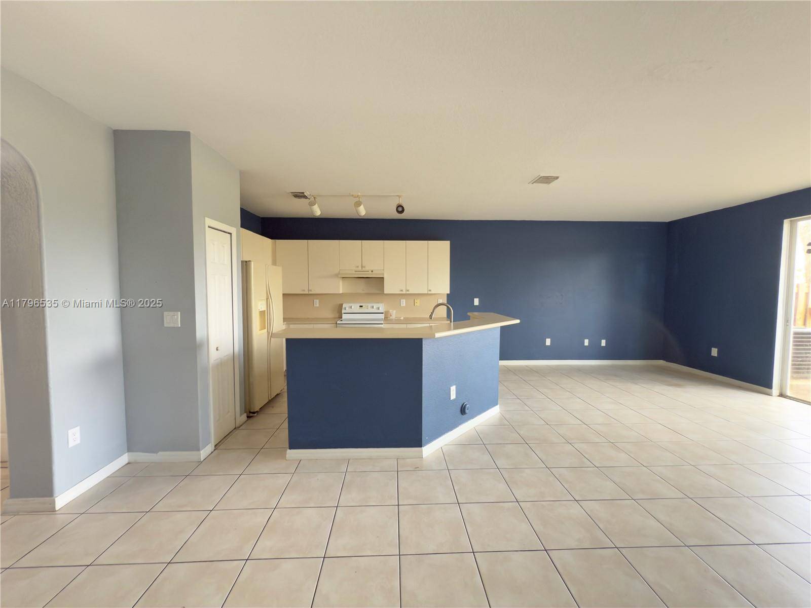 Miami, FL 33193,16549 SW 78th Terr