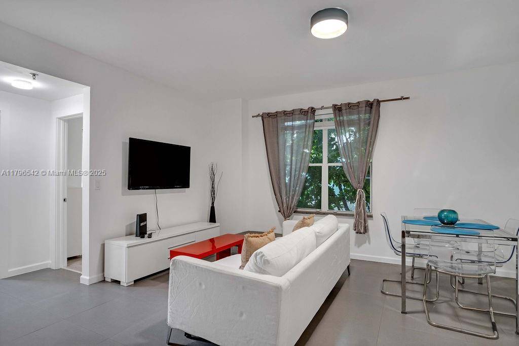 Miami Beach, FL 33139,747 Michigan Ave #201