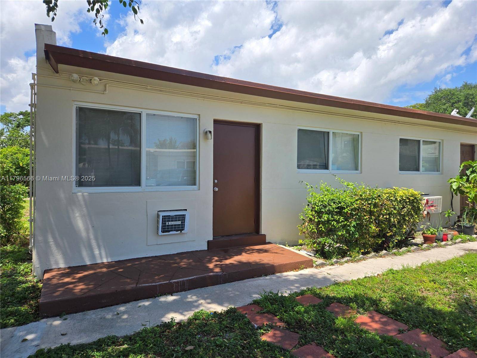 Hollywood, FL 33020,2246 Fillmore St