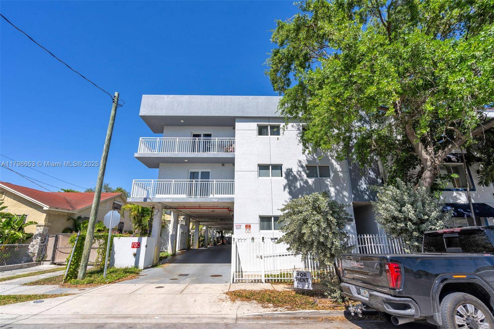 Miami, FL 33128,1029 NW 3rd St #302