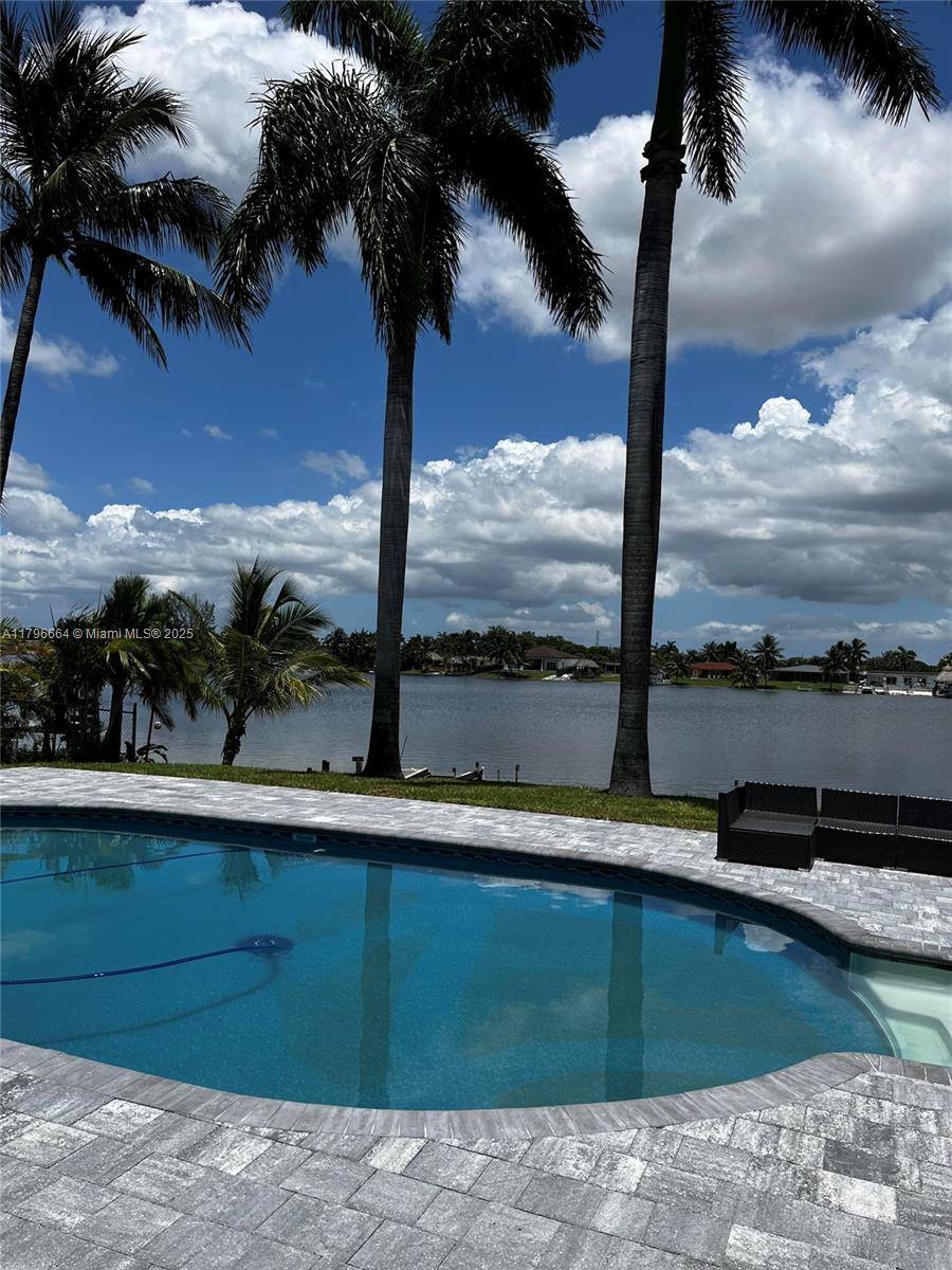 Hialeah, FL 33015,17931 NW 85th Ave