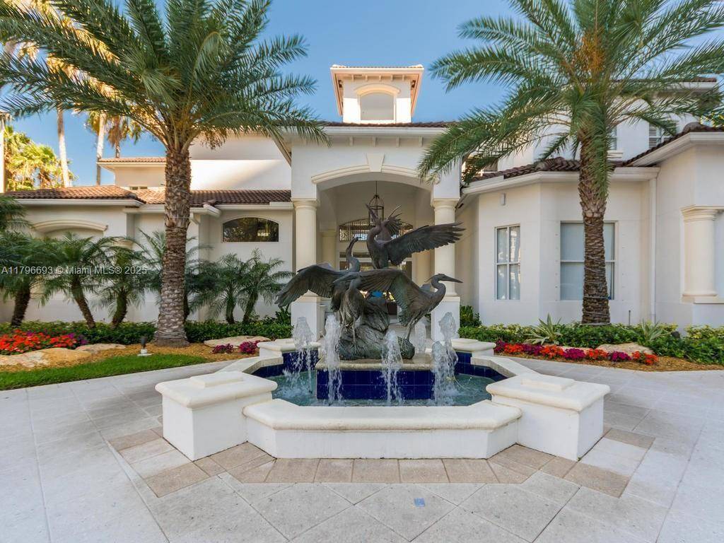 Aventura, FL 33160,3235 NE 184th St #11303