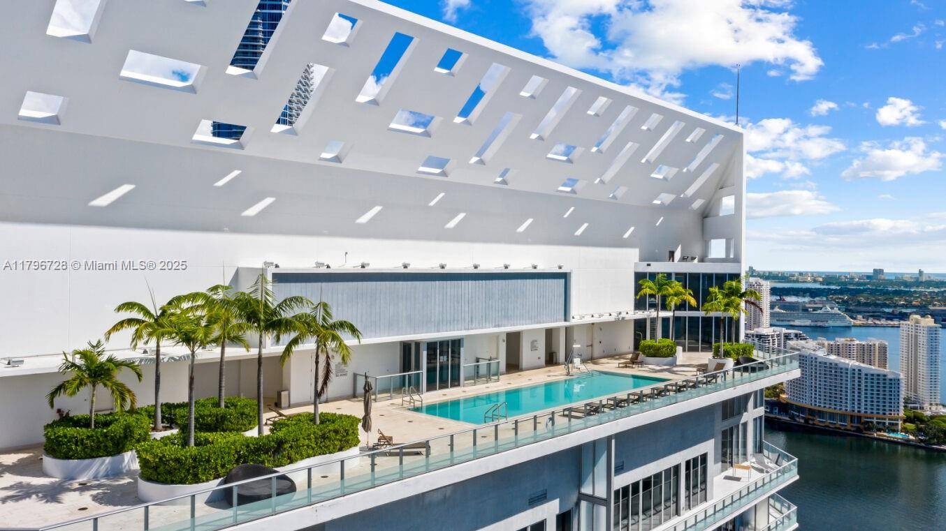 Miami, FL 33131,1300 Brickell Bay Dr #2200