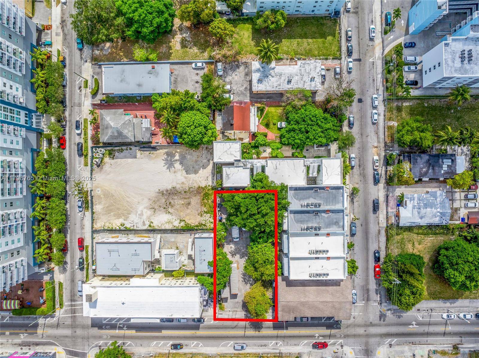 Miami, FL 33128,121 NW 8th Ave