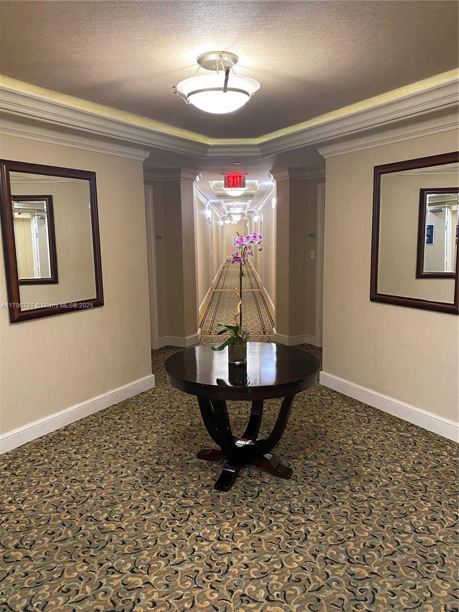 Aventura, FL 33180,19900 E Country Club Dr #1002