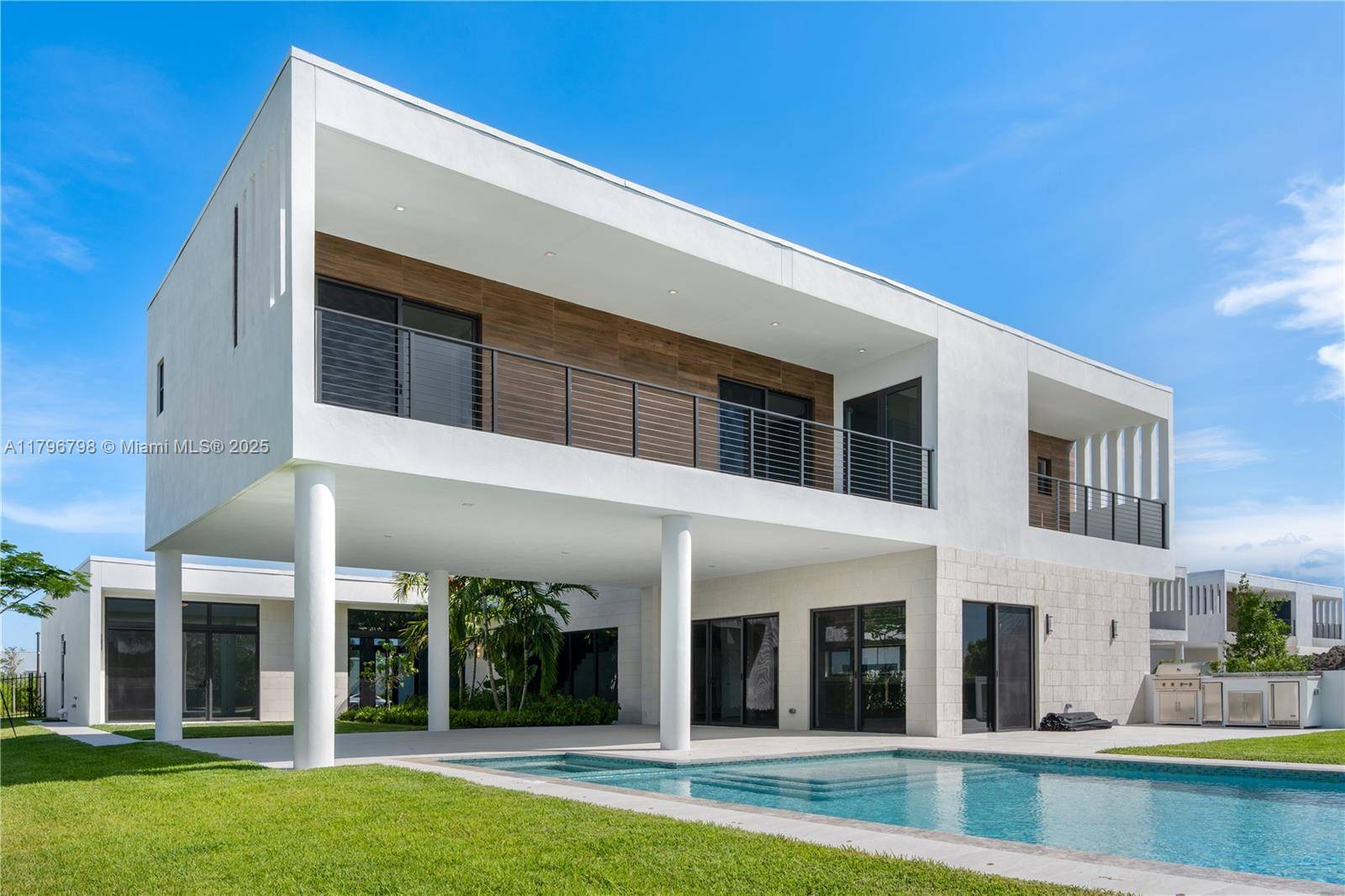 Weston, FL 33326,Address not disclosed