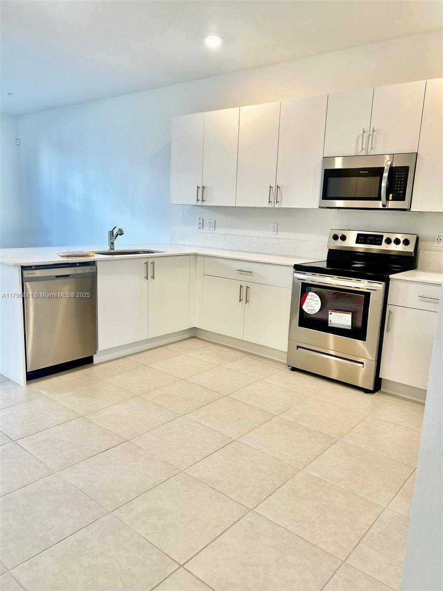 Pembroke Pines, FL 33027,209 SW 159th Way #209