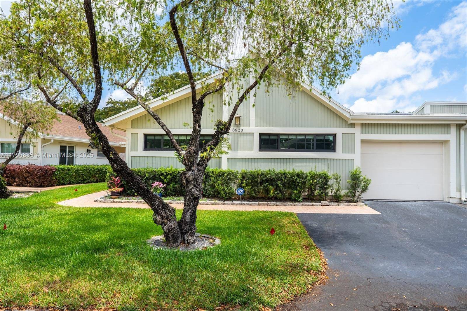 Davie, FL 33328,3620 E Forge Rd #16
