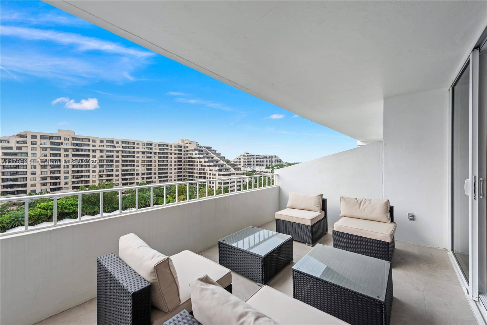 Key Biscayne, FL 33149,199 Ocean Lane Dr #1007
