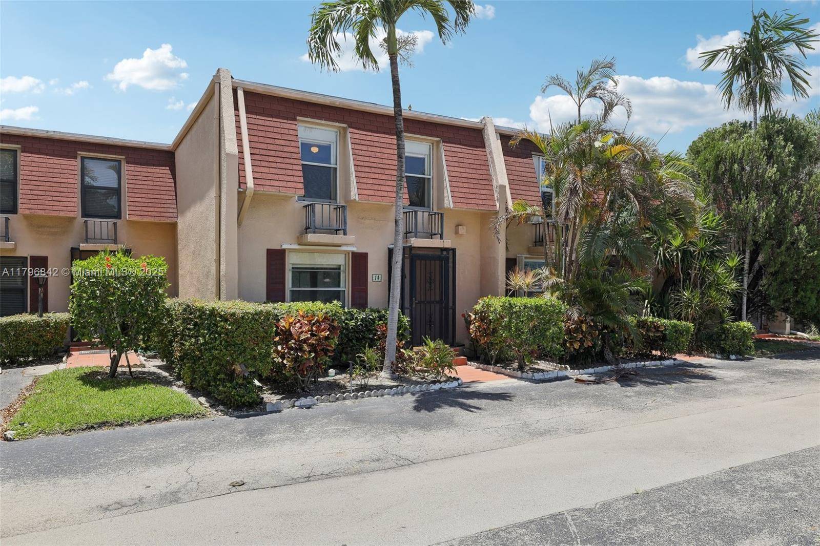 Hallandale Beach, FL 33009,1951 Atlantic Shores Blvd #14