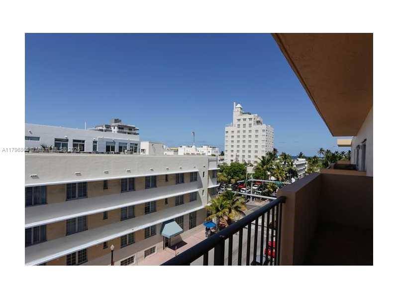 Miami Beach, FL 33139,1150 COLLINS AV #502