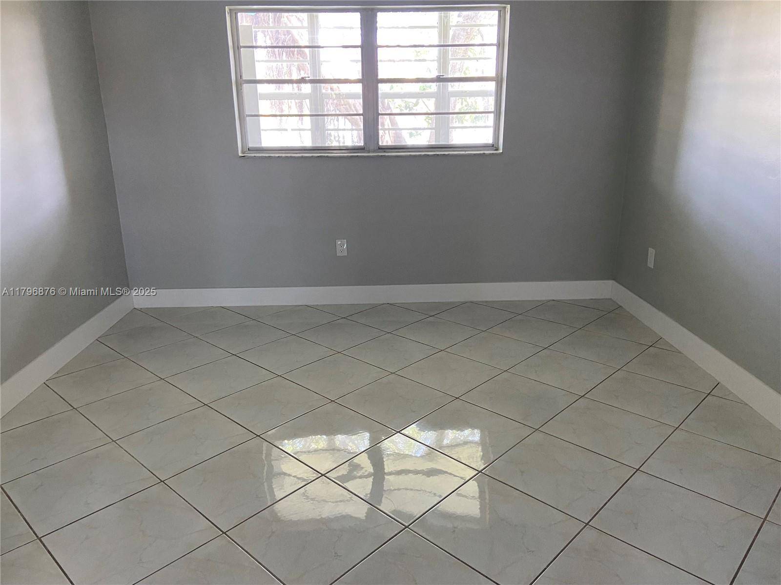 Aventura, FL 33180,20111 NE 27th Ct #K104