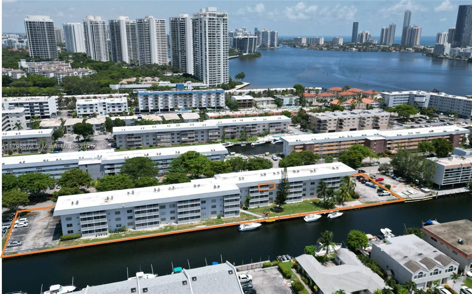 North Miami Beach, FL 33160,3750 NE 169th St #408
