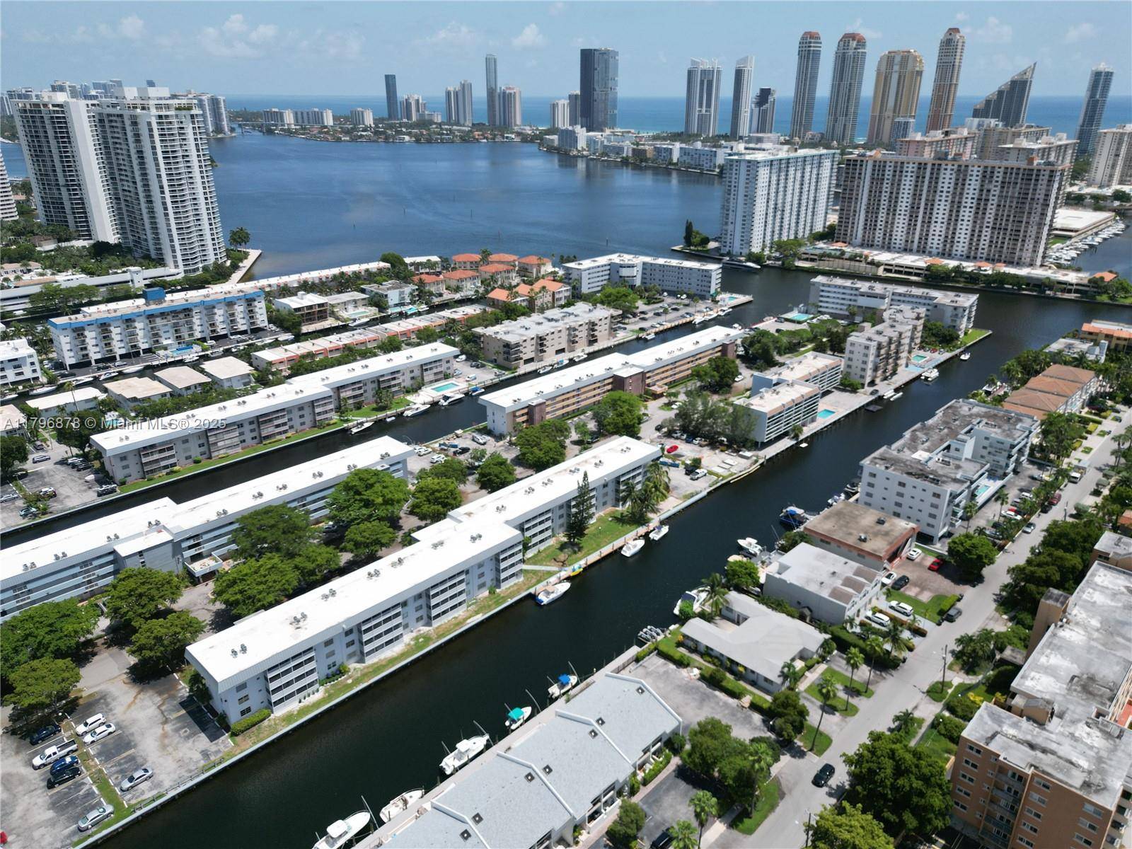 North Miami Beach, FL 33160,3750 NE 169th St #408