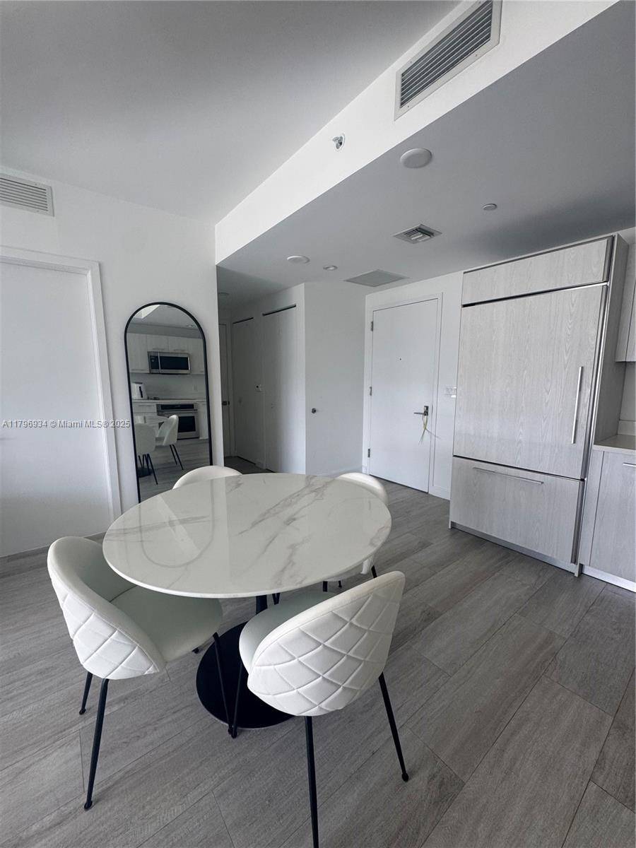 Miami, FL 33130,55 SW 9th St #3407