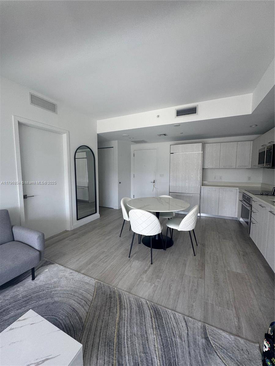 Miami, FL 33130,55 SW 9th St #3407