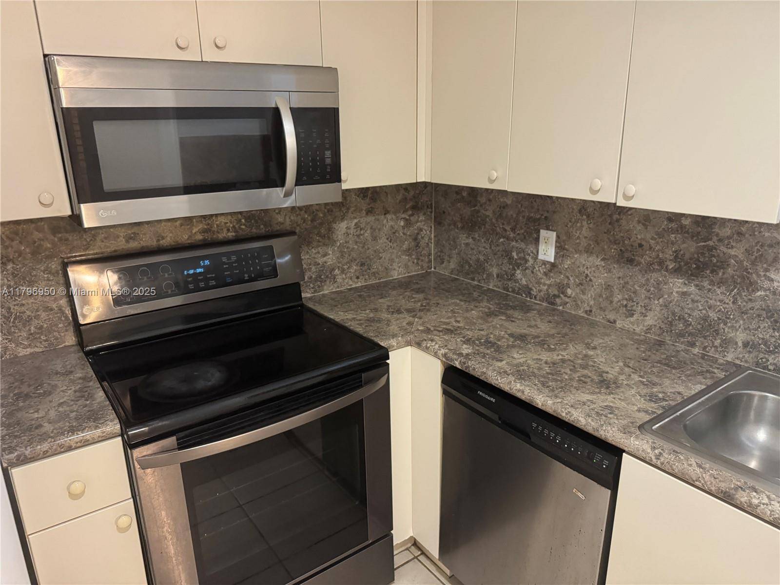 Sunrise, FL 33351,4235 N University Dr #202