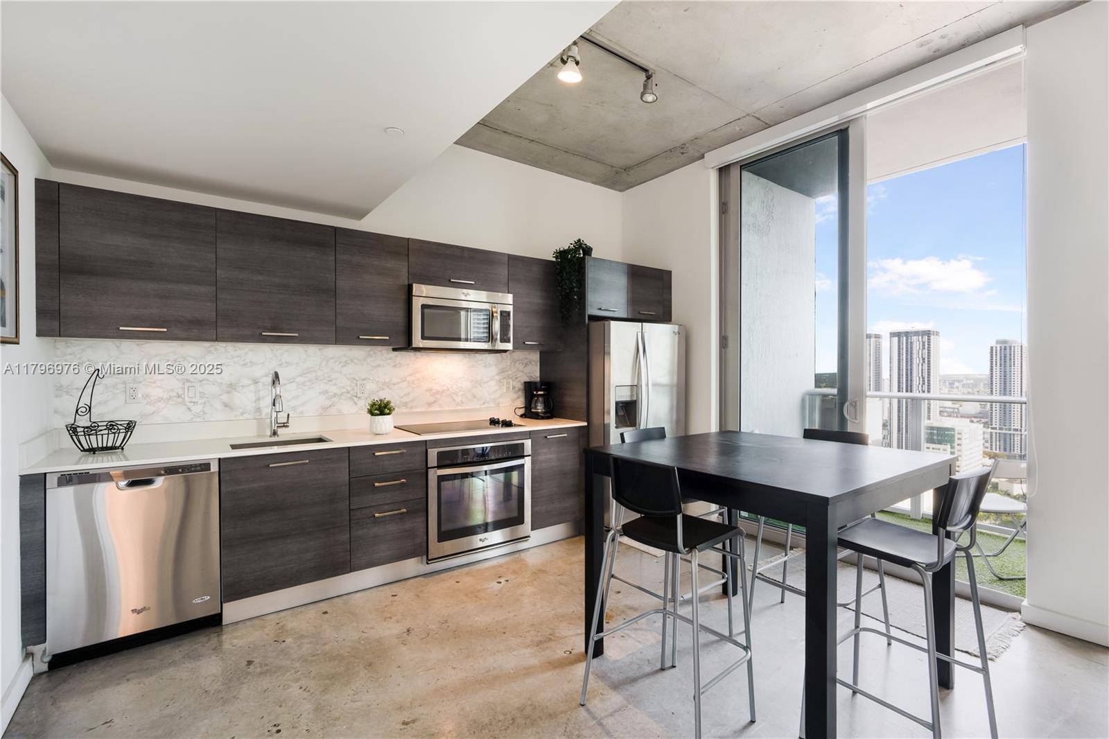 Miami, FL 33131,151 SE 1st St #3408