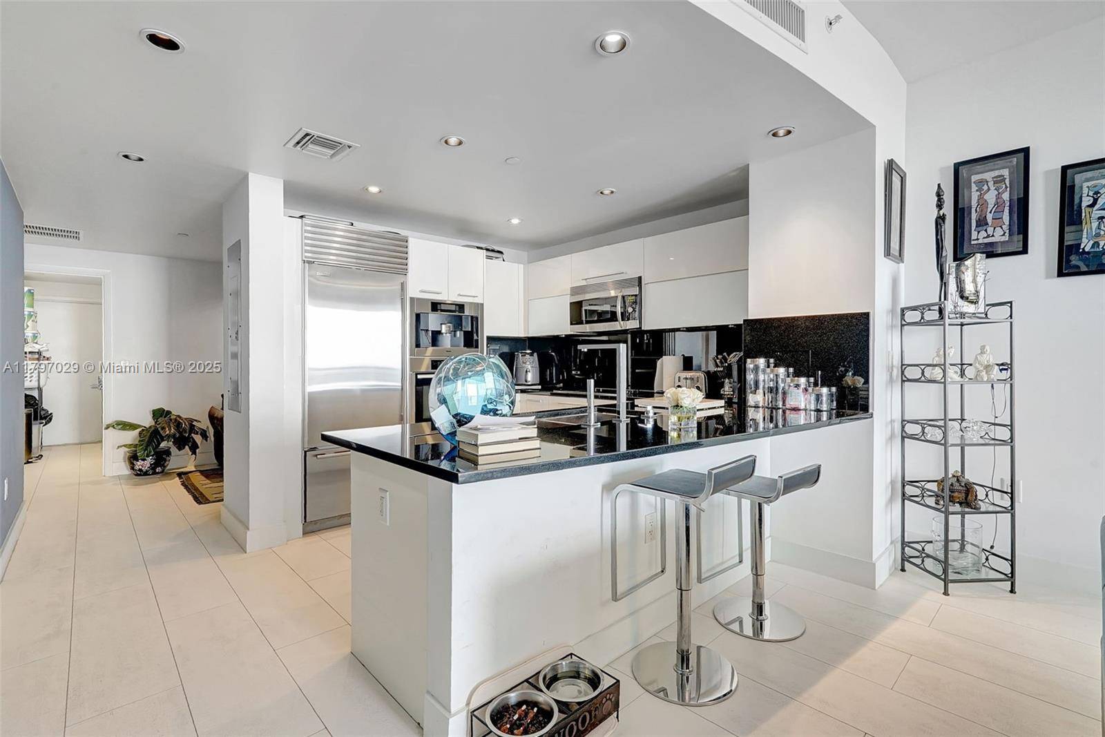 Sunny Isles Beach, FL 33160,17121 Collins Ave #2307