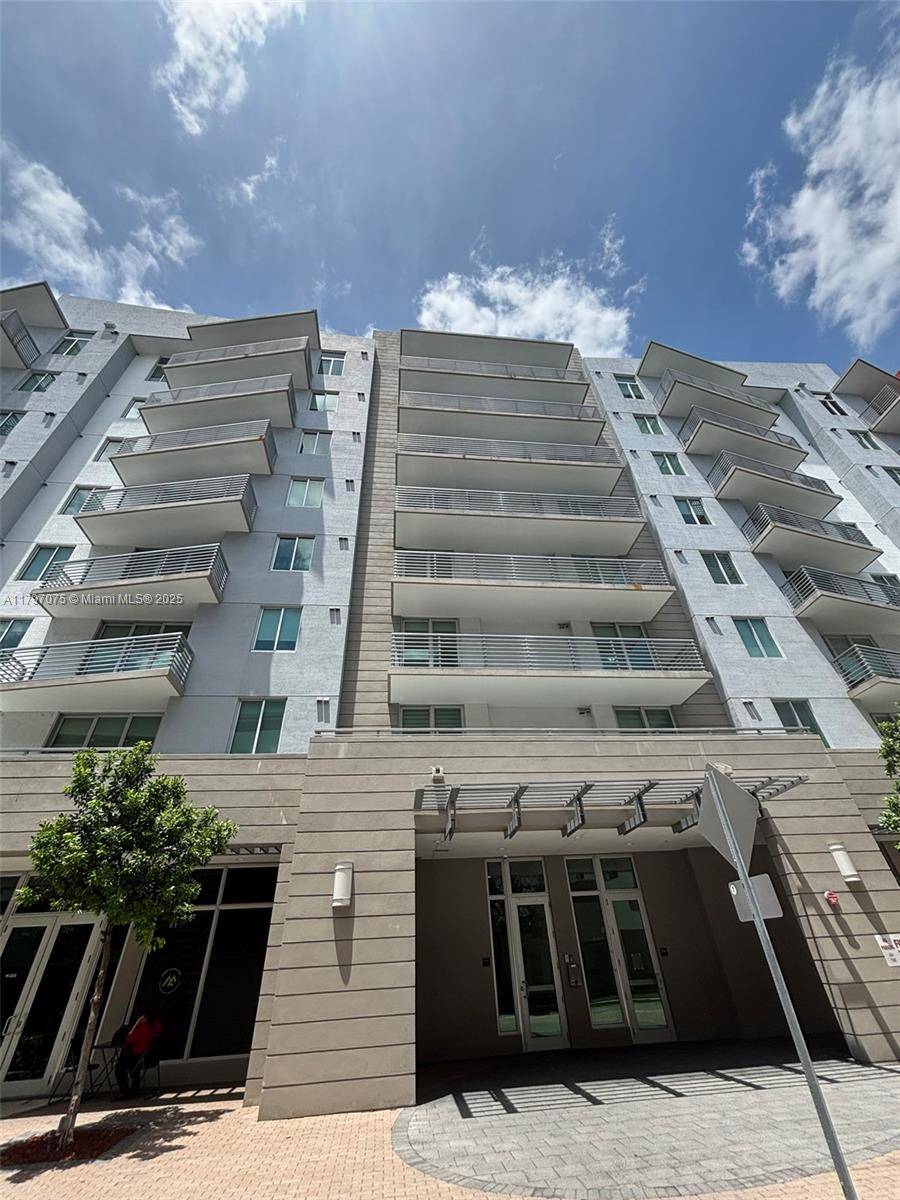 Doral, FL 33178,7661 NW 107th Ave #708