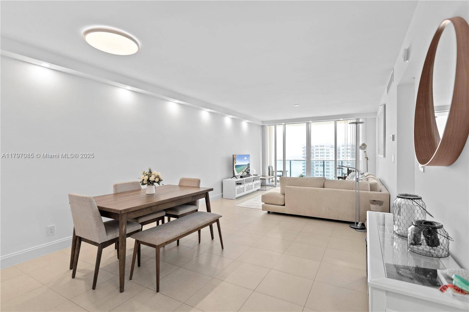 Hollywood, FL 33019,2501 S Ocean Dr #1614
