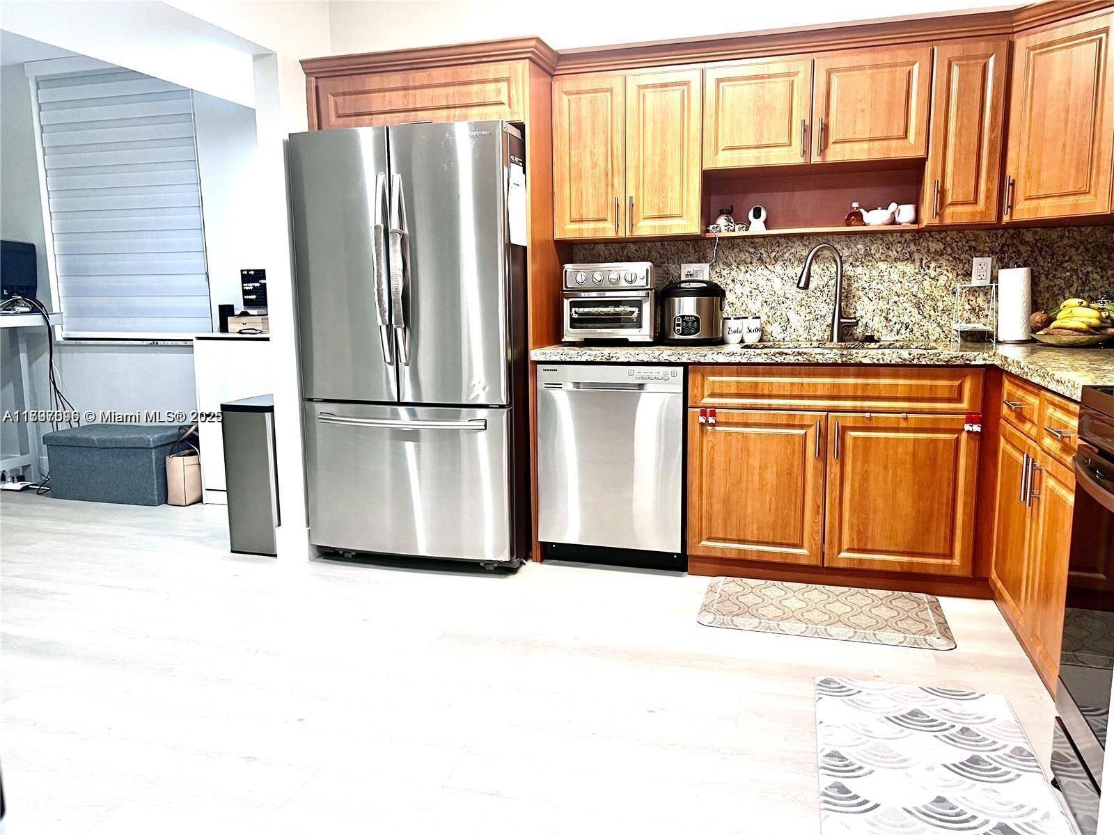 Aventura, FL 33180,20200 W Country Club Dr #112