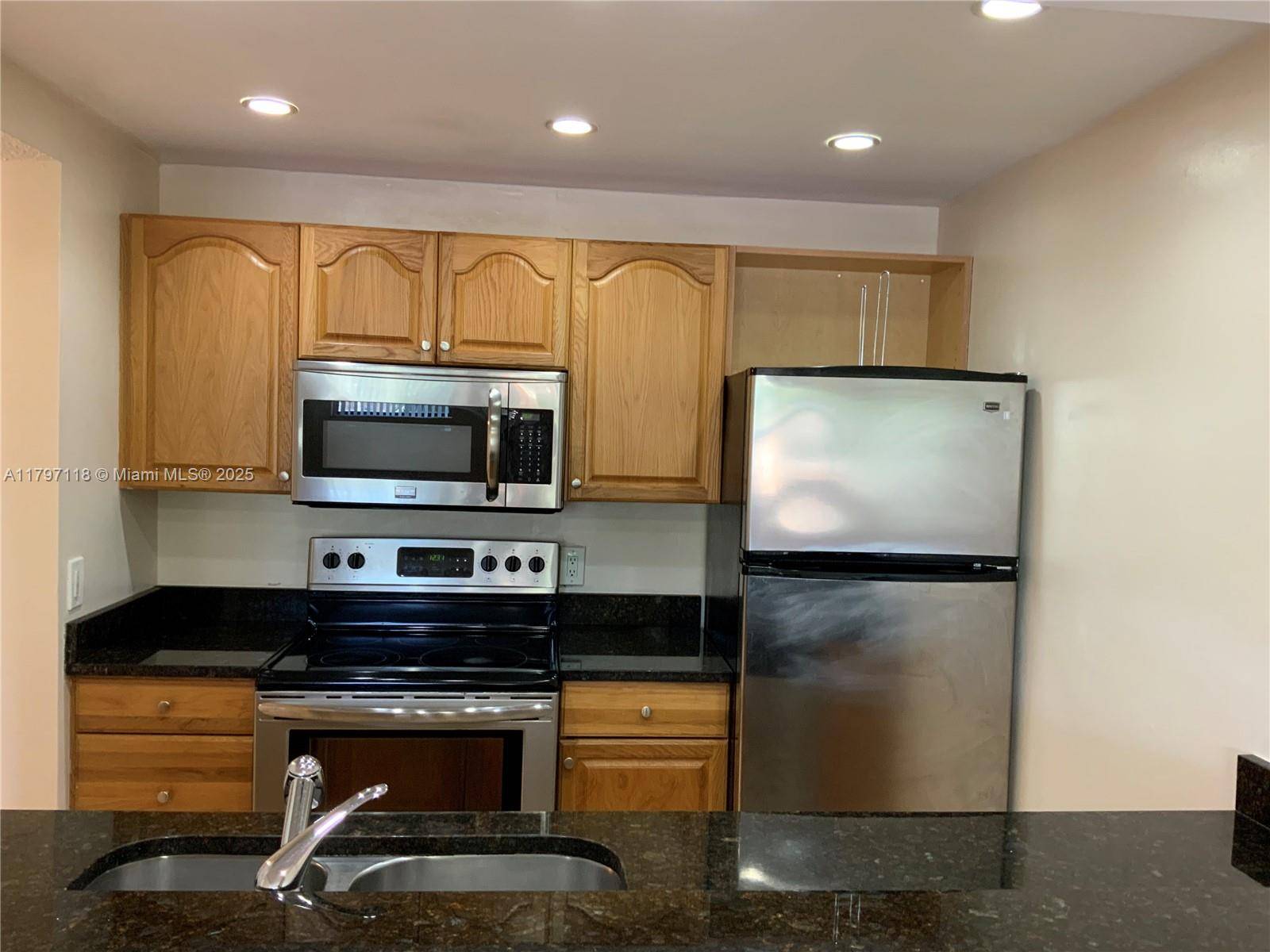Doral, FL 33166,8180 Geneva Ct #224
