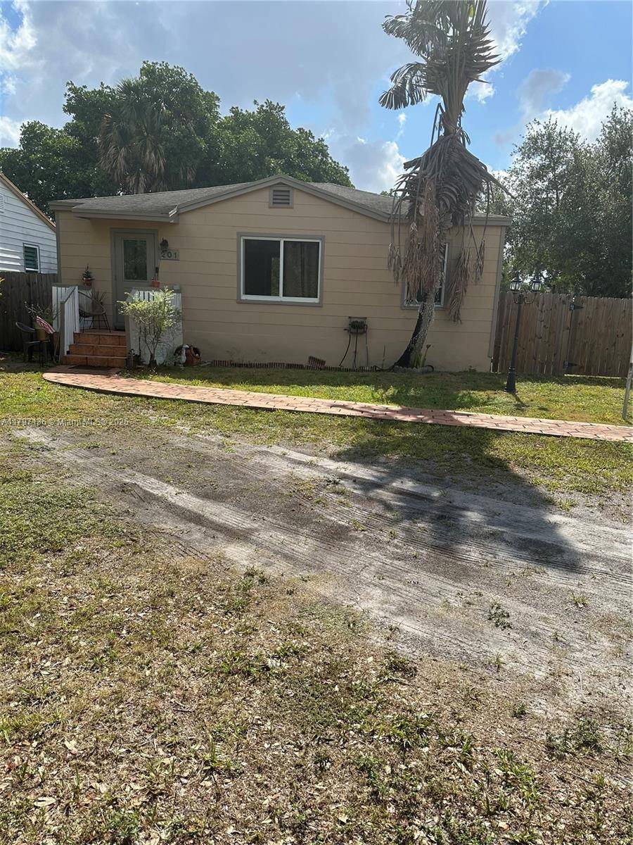 Miami Springs, FL 33166,201 Ludlam Dr