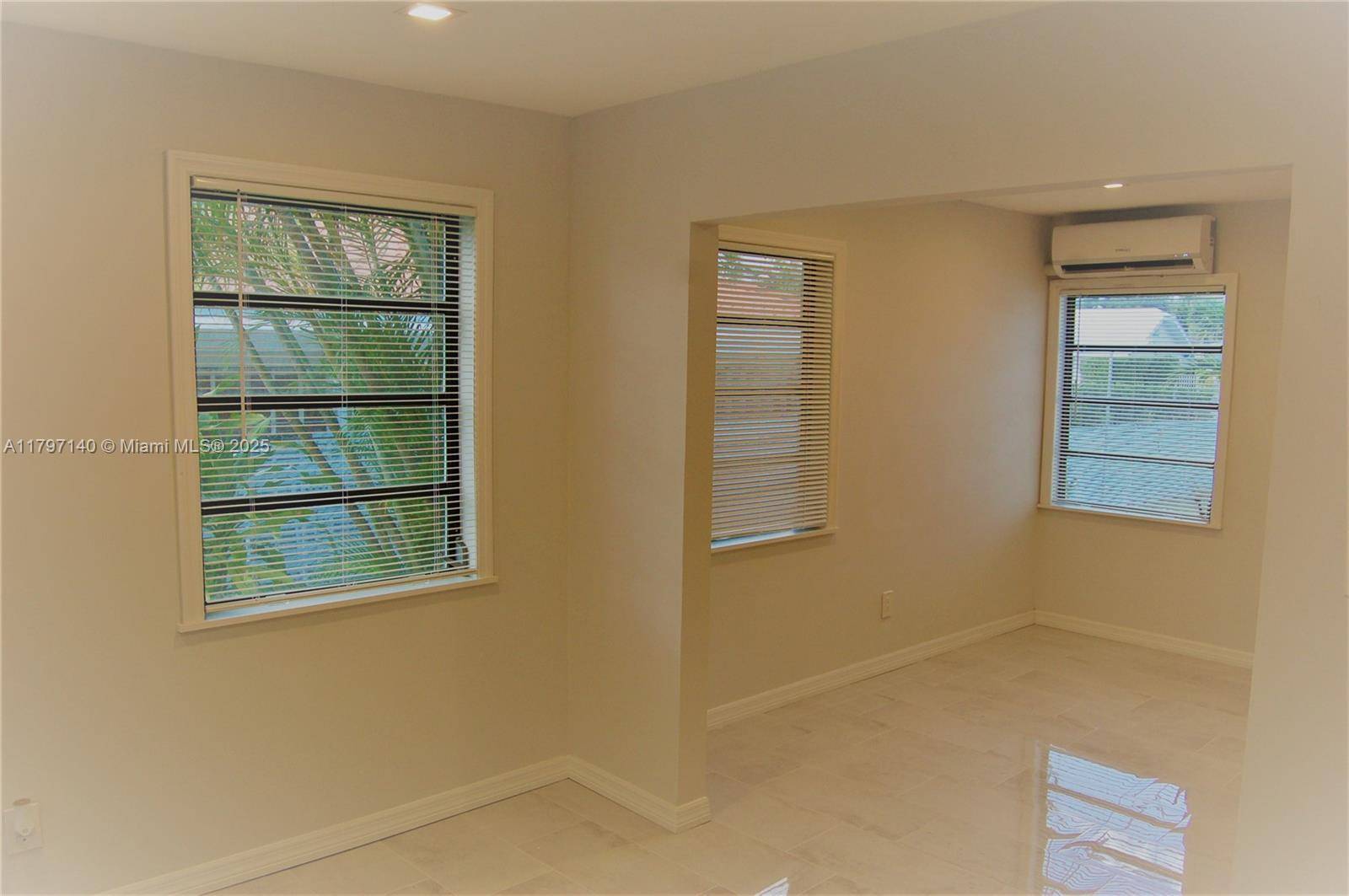 Miami, FL 33133,2140 SW 25th St #2140