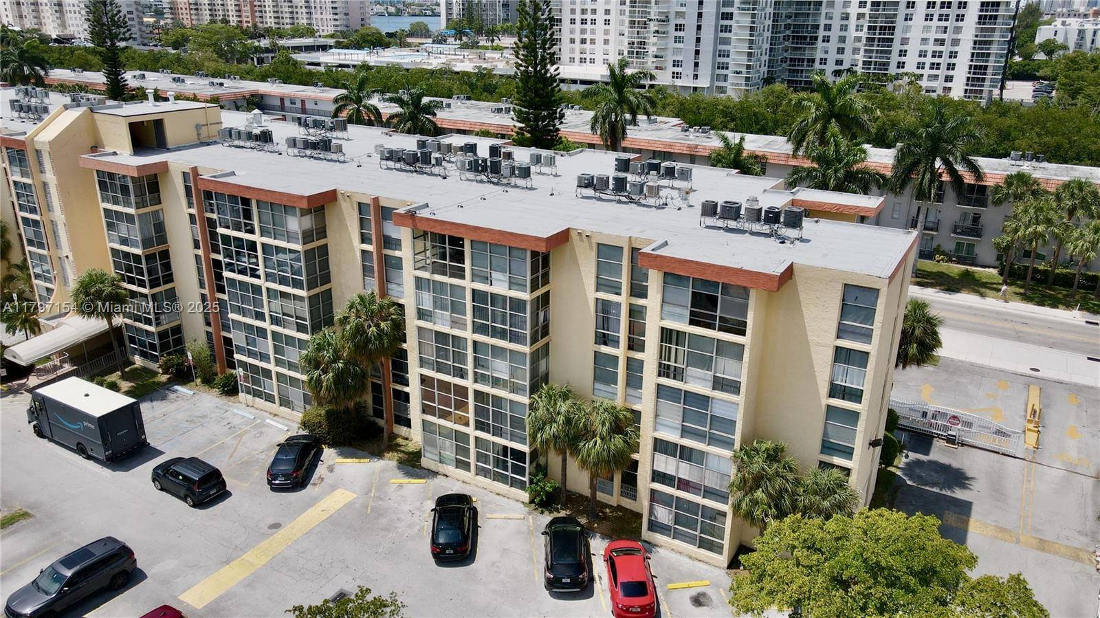 Sunny Isles Beach, FL 33160,200 172nd St #114