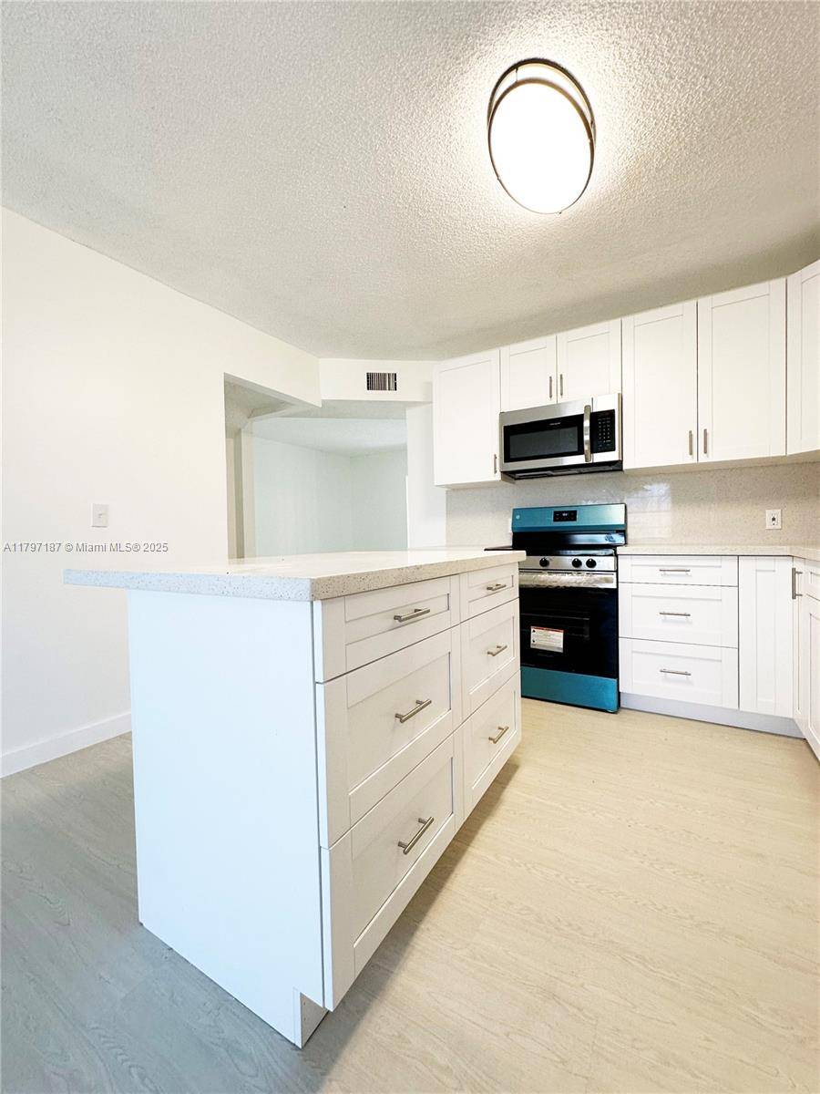 Sunrise, FL 33313,5958 NW 29th Pl #111