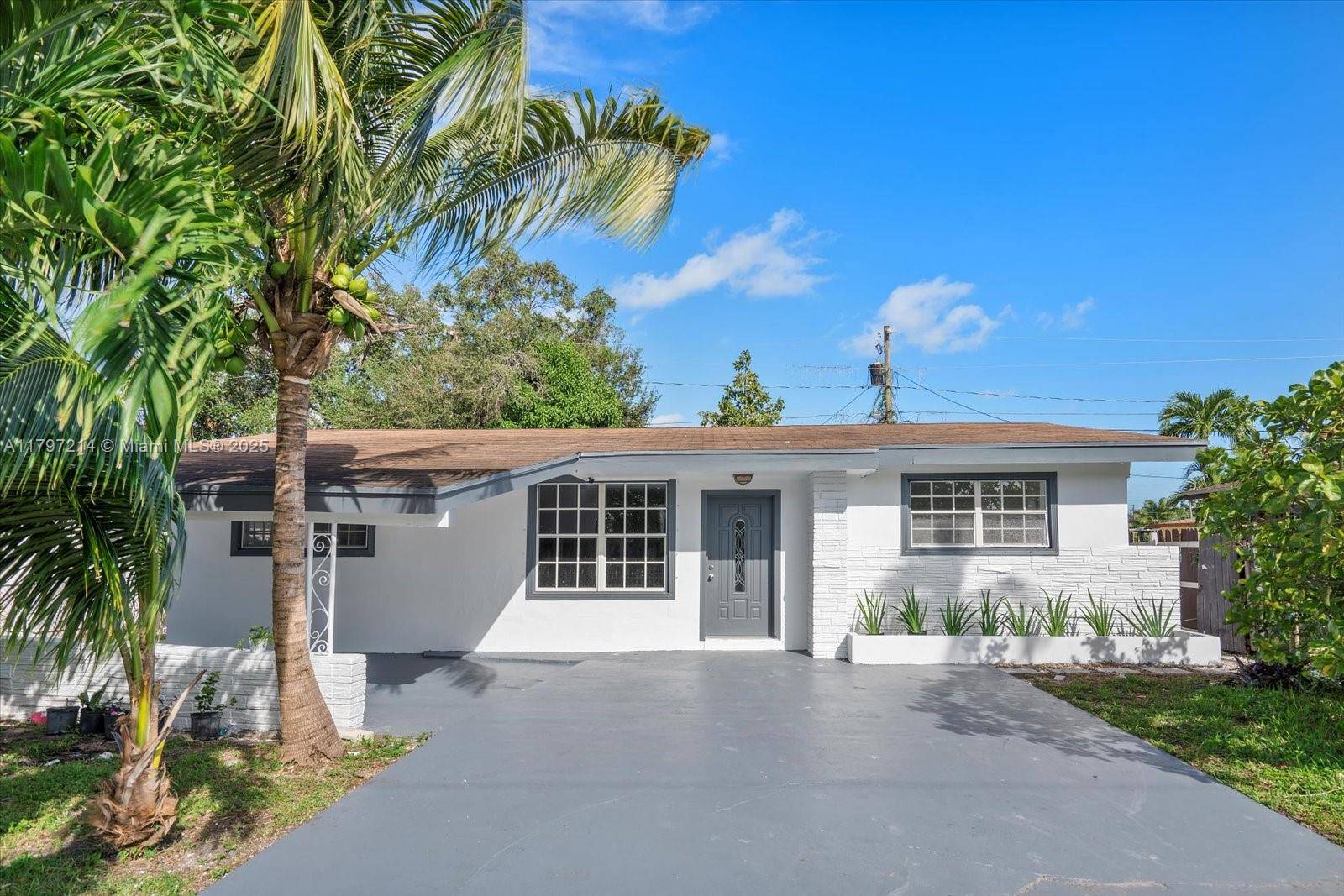 North Miami Beach, FL 33162,261 NE 172nd St #.