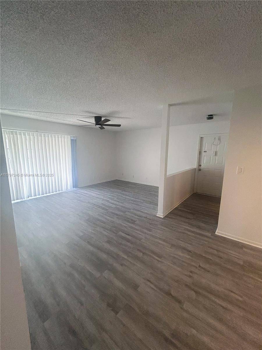 Margate, FL 33063,454 N Laurel Dr #1505