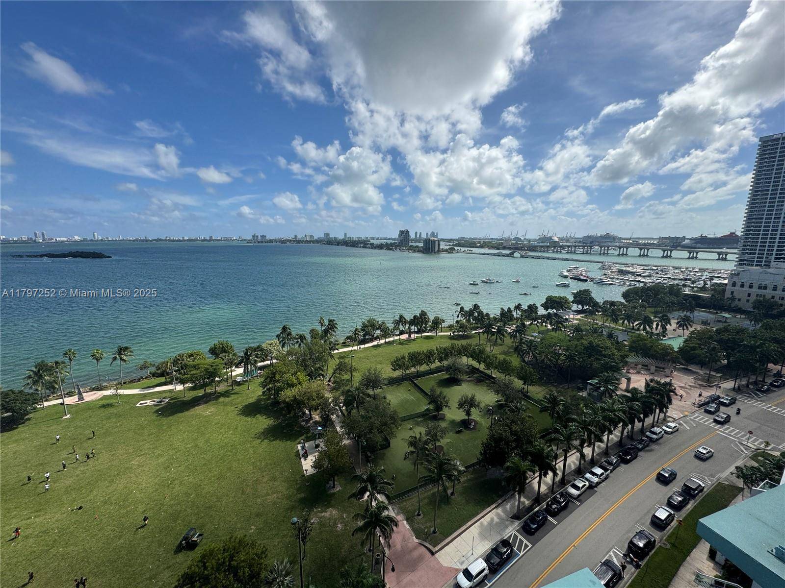 Miami, FL 33132,1900 N Bayshore Dr #1401