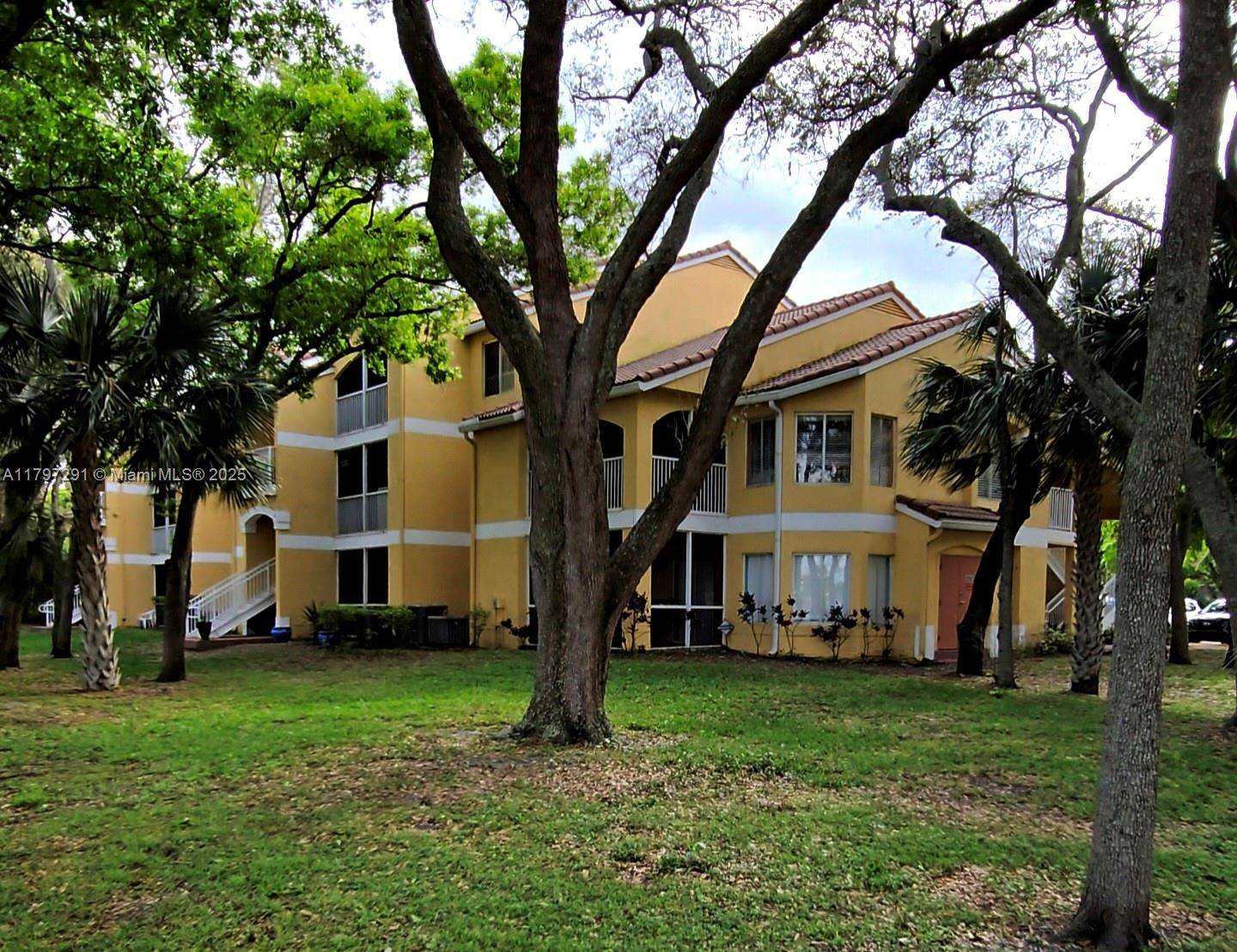 Oakland Park, FL 33309,2622 NW 33rd St #2011