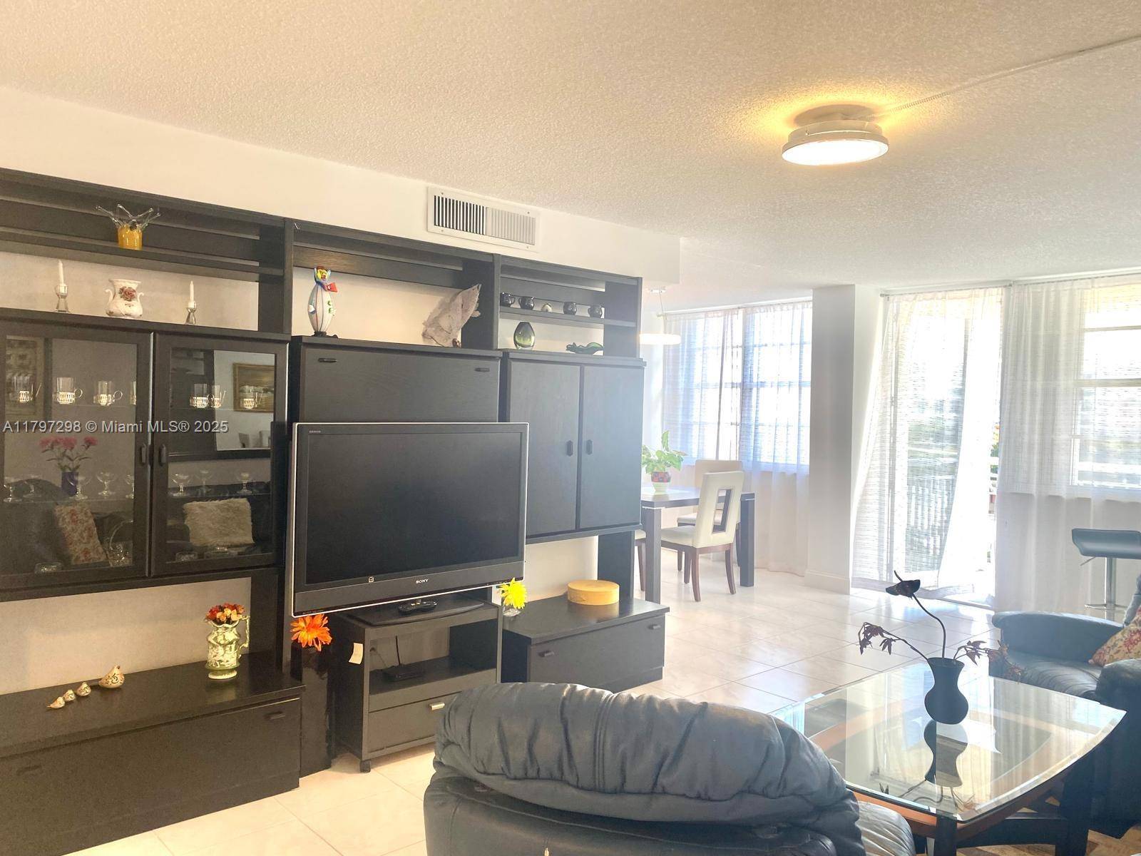 Sunny Isles Beach, FL 33160,251 174th St #515