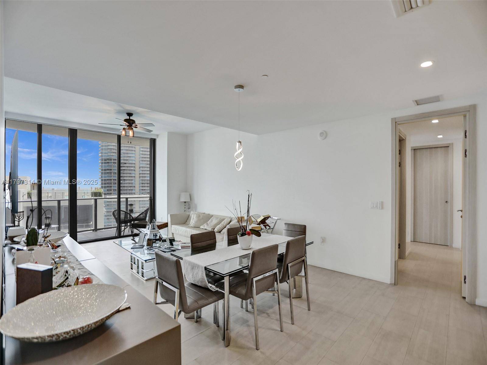 Miami, FL 33131,1000 Brickell Plz #PH5103