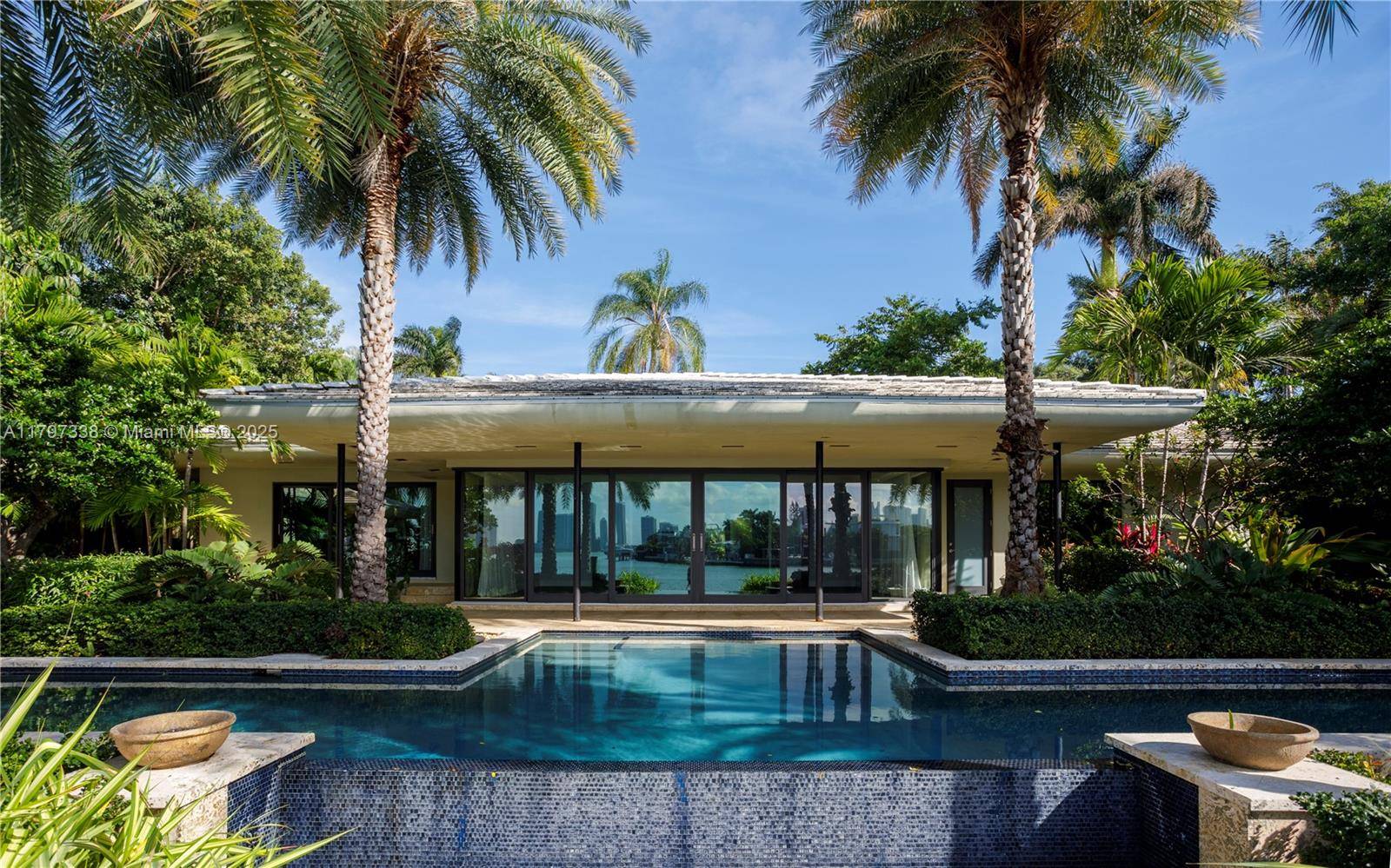 Miami Beach, FL 33139,250 W San Marino Dr