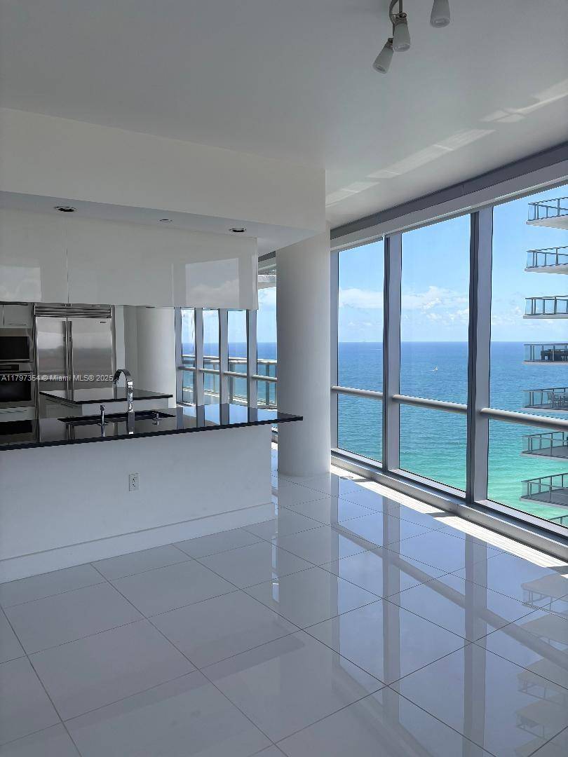 Sunny Isles Beach, FL 33160,17121 Collins Ave #3101