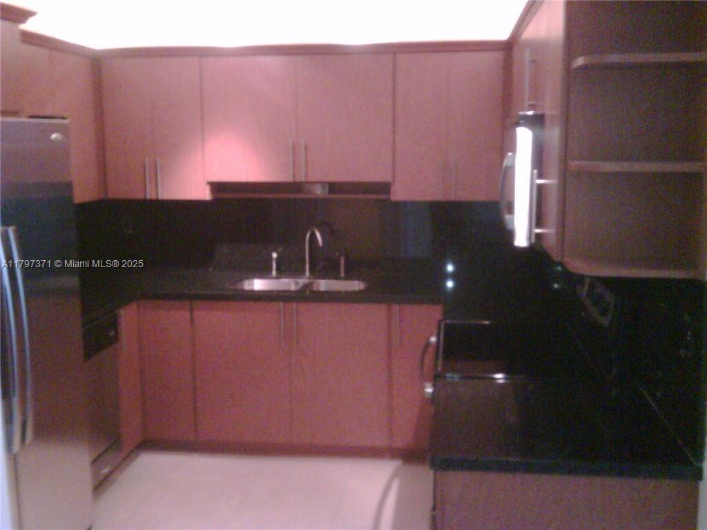 Miami Beach, FL 33139,1605 Bay Rd #403