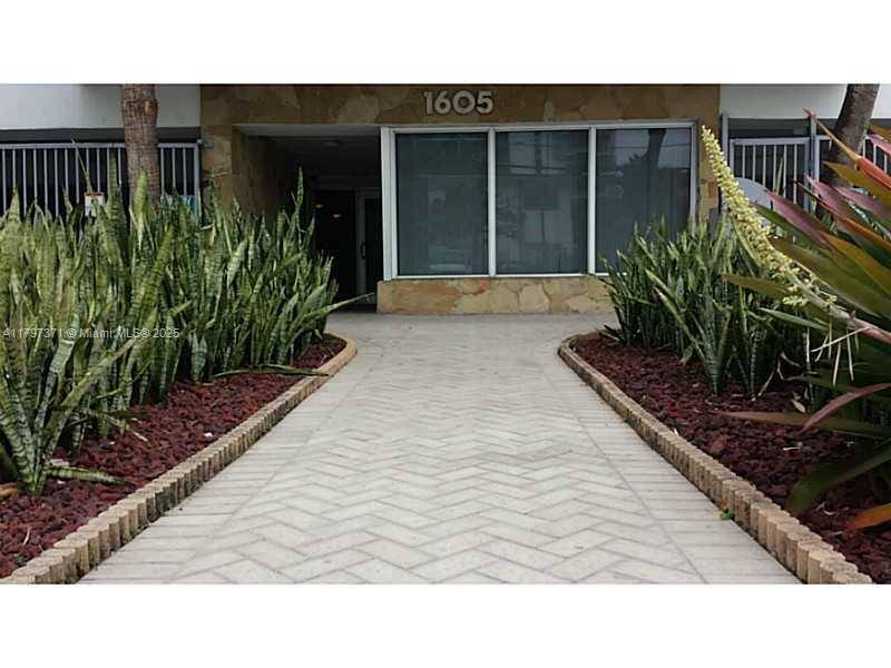 Miami Beach, FL 33139,1605 Bay Rd #403