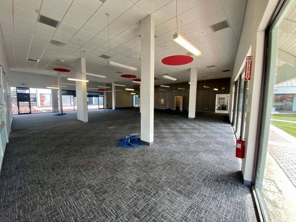 Lauderhill, FL 33351,4450 N University Dr #4450