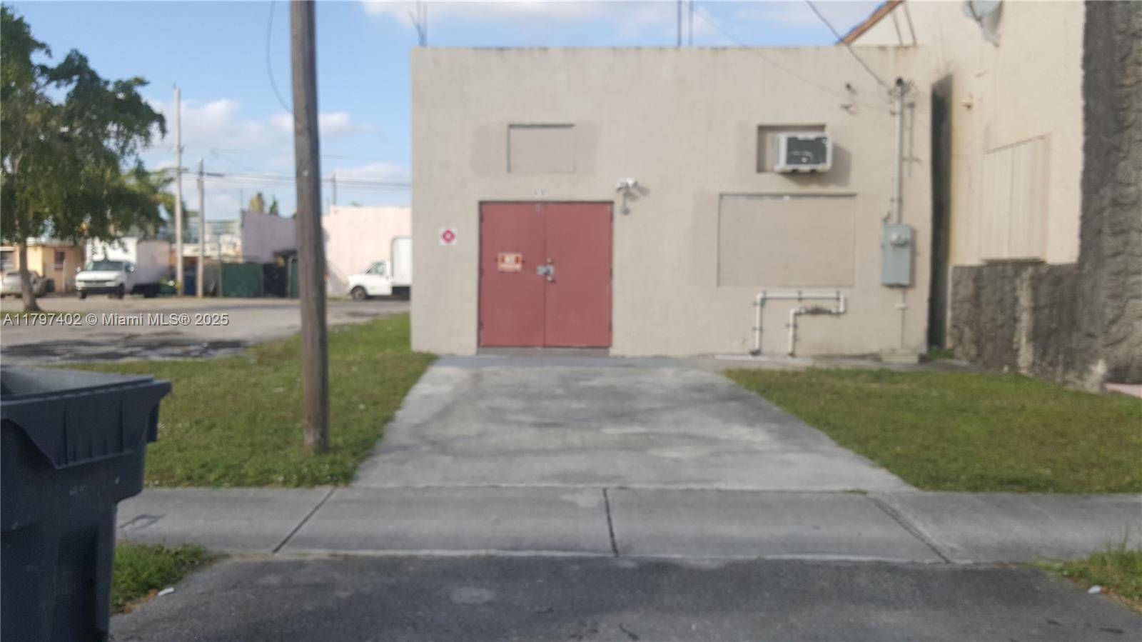 West Park, FL 33023,4167 SW 18th St