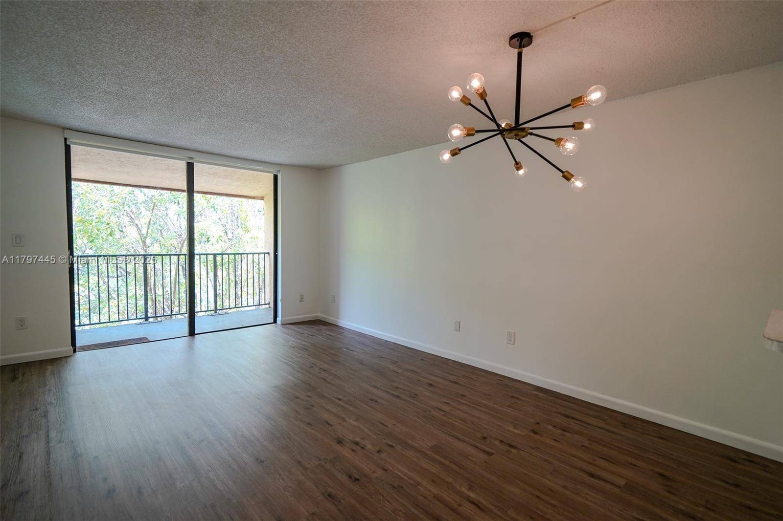 Miami, FL 33186,14201 N Kendall Dr #411D