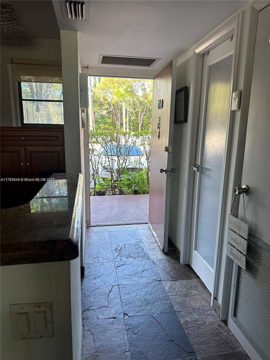 Aventura, FL 33180,3301 N Country Club Dr #110