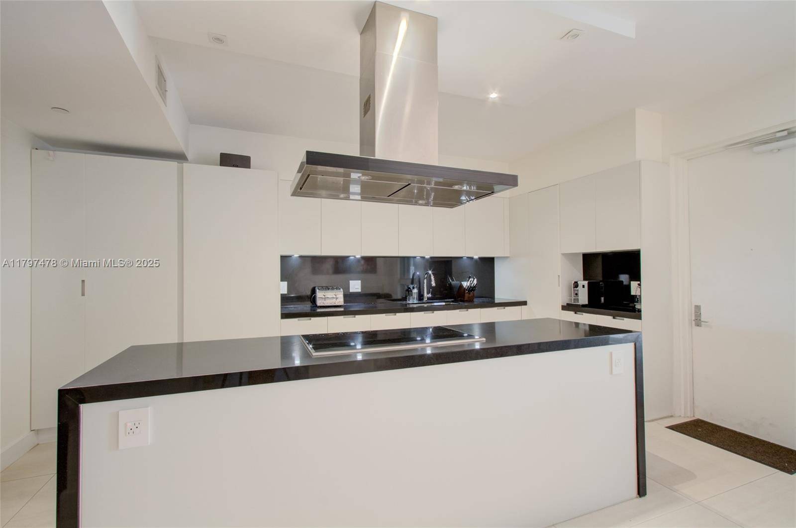 Key Biscayne, FL 33149,701 Crandon Blvd #402