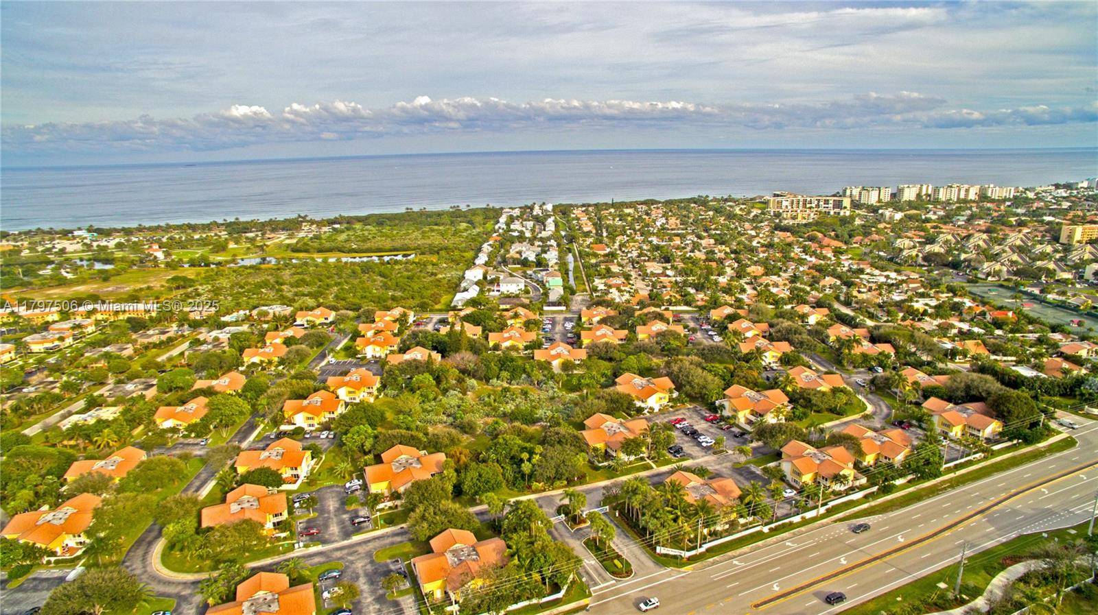 Jupiter, FL 33477,275 Seabreeze Cir #275
