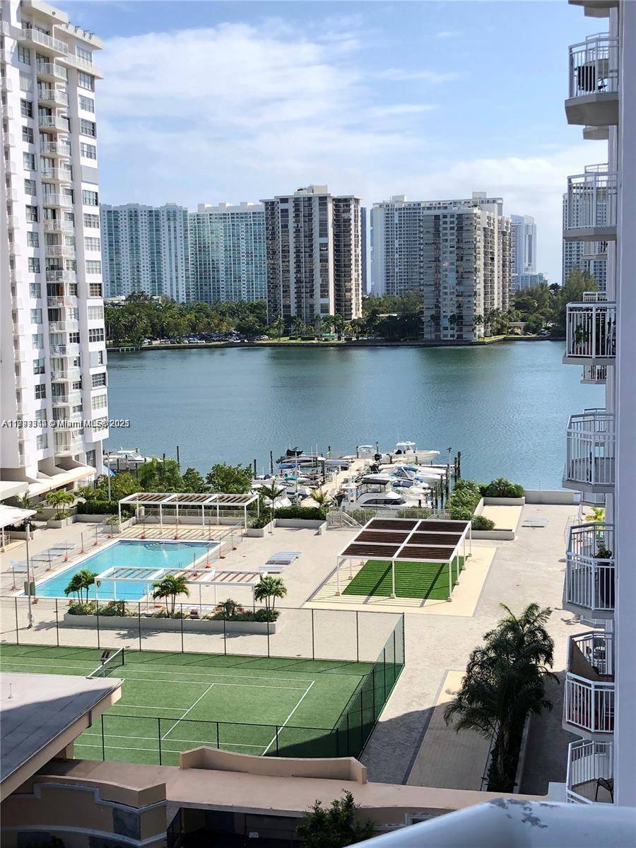 Aventura, FL 33160,18021 Biscayne Blvd #902