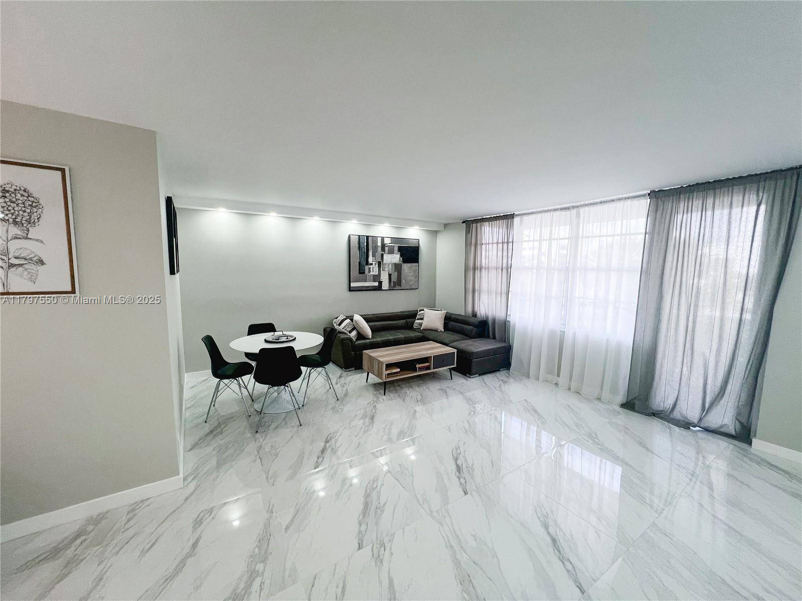 Hollywood, FL 33019,3725 S Ocean Dr #425
